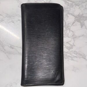 Louis Vuitton Porte Chequier Cartes de Crédit Epi Long Wallet